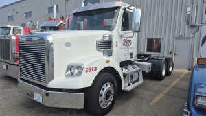 ZFS 2019 Freightliner Coronado 122SD